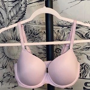 Pink t shirt bra